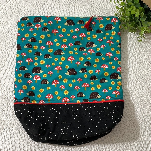 Hedgehog cotton lined storage bag - Picture 4 of 5